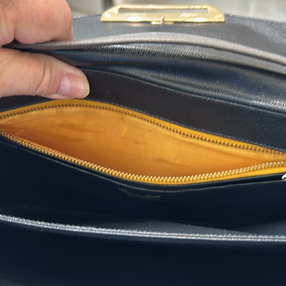 Susan Gail Vintage Gray Suede Convertible Strap Envelop Clutch Purse. EUC - Picture 6 of 10